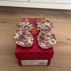 Tory Burch Bold Flowers Patent Miller